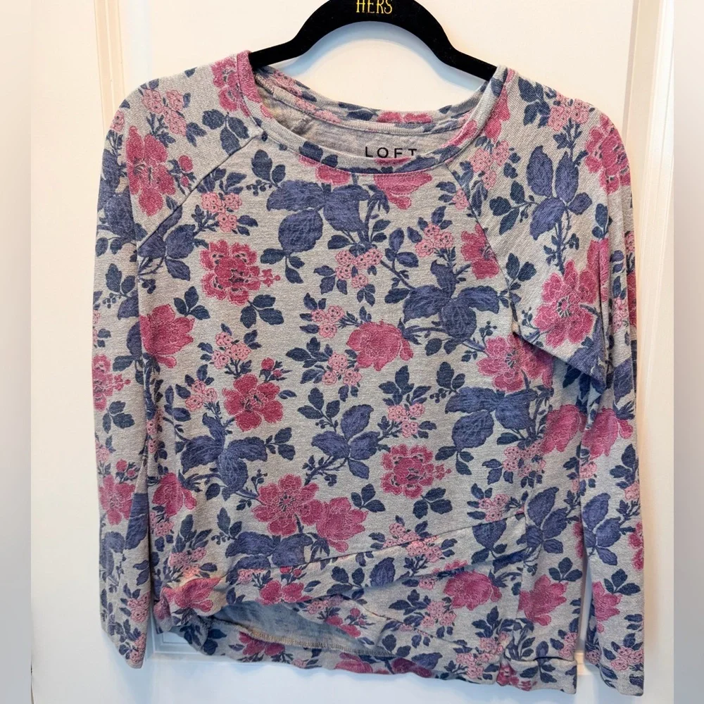 LOFT Floral Sweatshirt XS Gray Pink Blue Lightweight Cotton - Picture 3 of 8